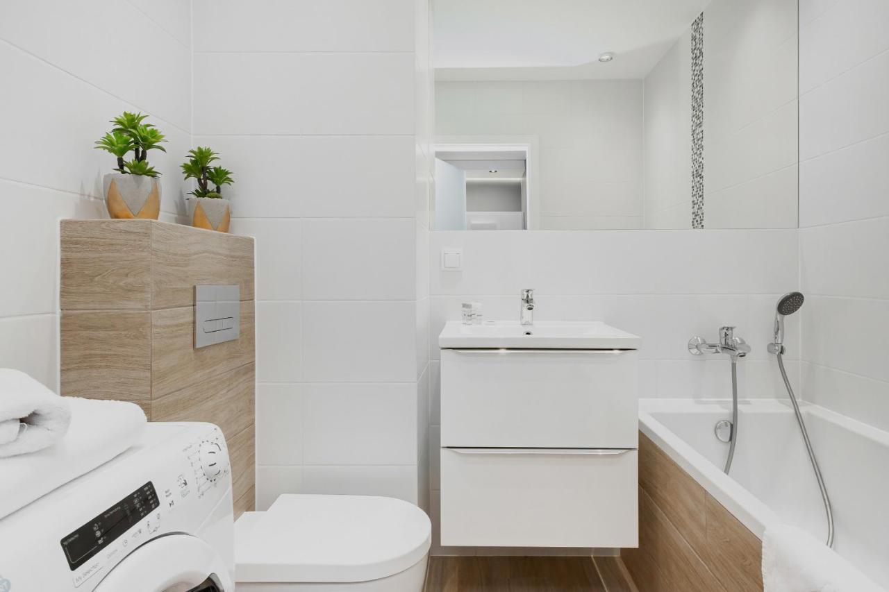Apartments Parks Of Warsaw By Noclegi Renters المظهر الخارجي الصورة